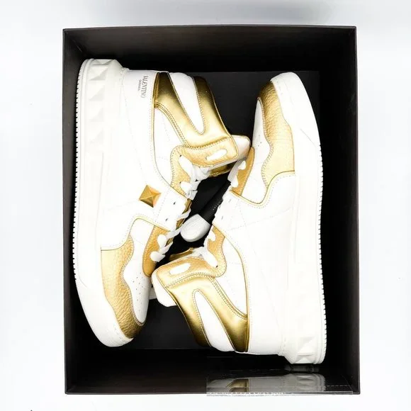 Valentino Garavani Roman Stud high-top sneakers Sz 44 - Picture 9 of 9